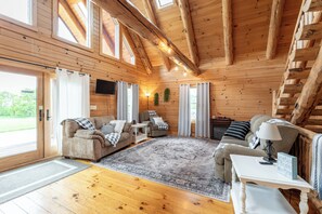 TV, peis, DVD-spiller og fotballspill