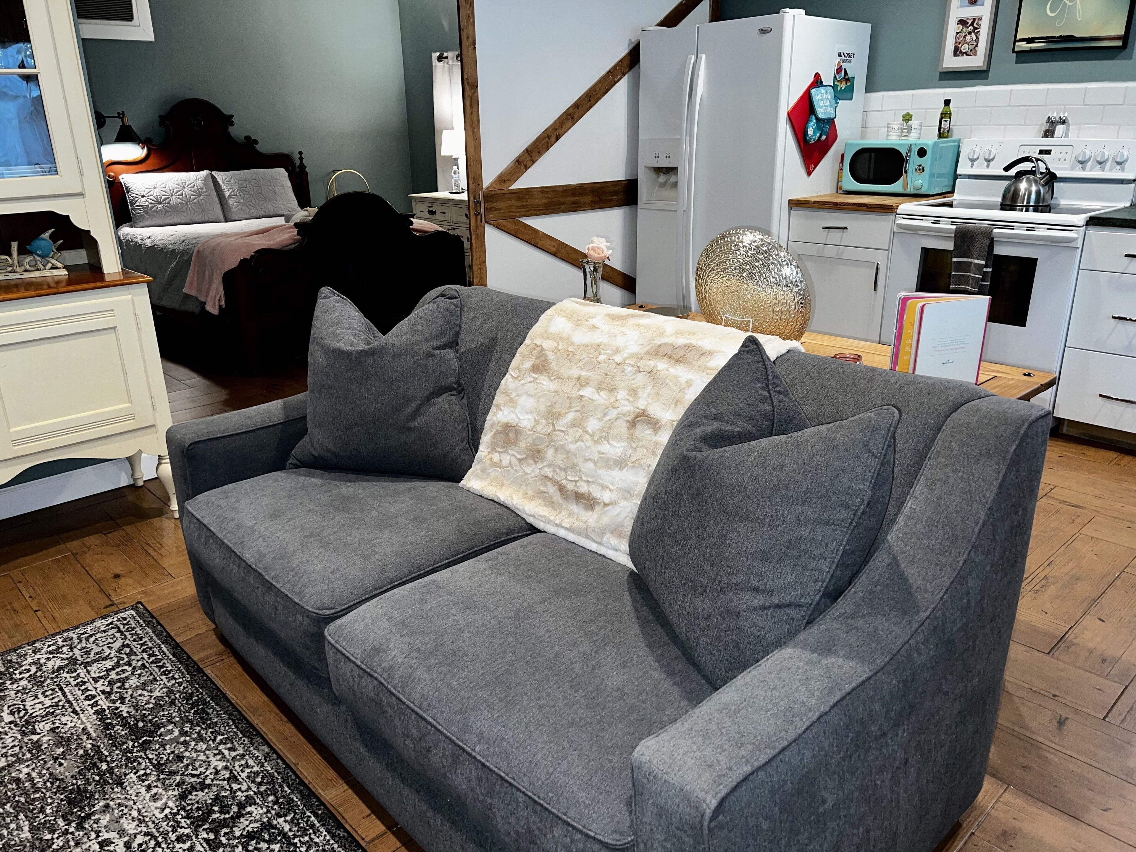 LowCountry Suite, Charleston’s Best Min’s Away!