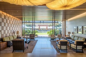 Interior - Luxury 1BD in ONE ALA MOANA with Beautiful View and Room with Free Parking!! (Honolulu)