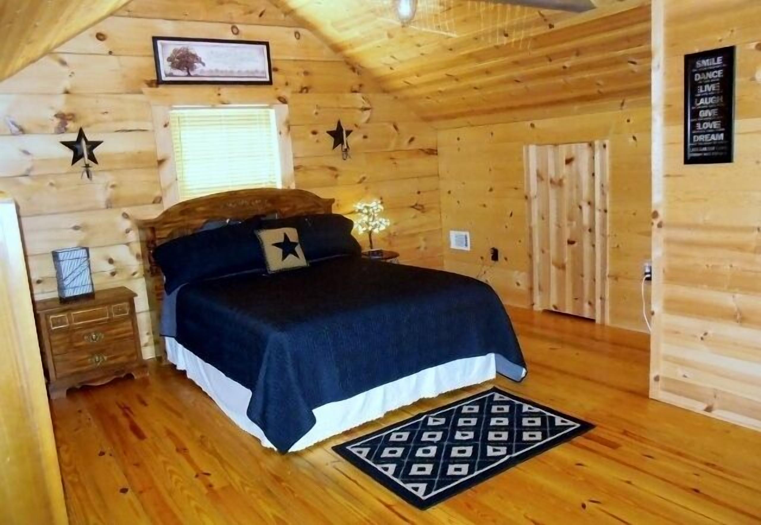 Quiet Secluded 'Hilltop Log Cabin' Get Away Vacation Cabin Rental with King Bed!