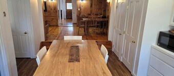 Abigail's Country House. 2 minutes To Skiing. Swimming, Hiking very close by.