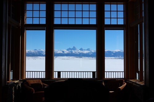 Luxury home with Stunning 4 Peak Views