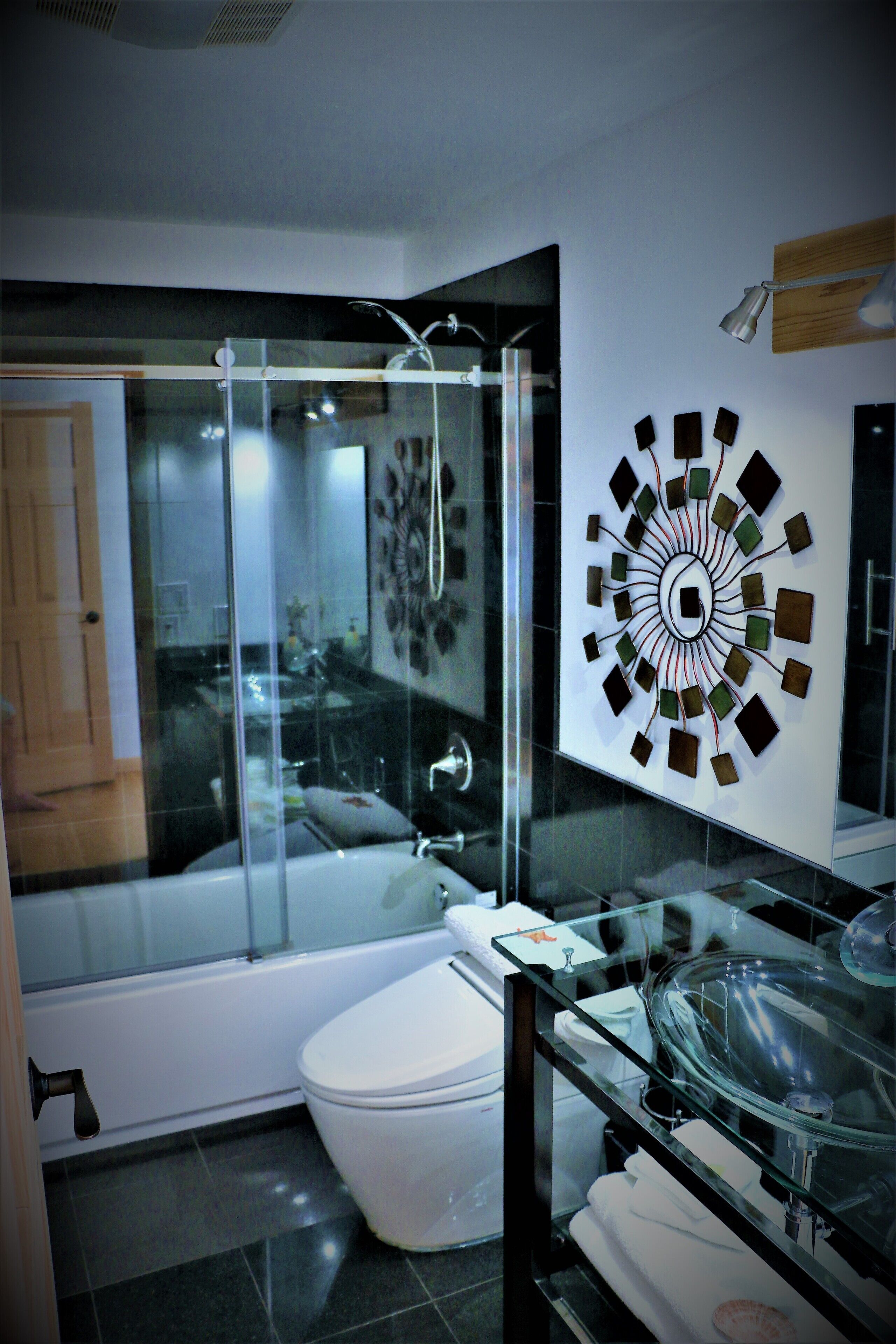 Stunning Water, Sunset and Sound View Getaway Suite with hot tub and firepit 