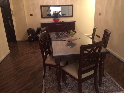 Clean,cozy apartment located in Maadi, one private room in our house