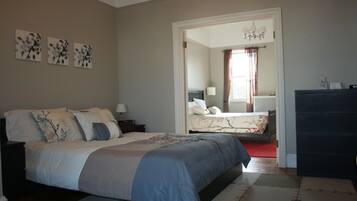 2 bedrooms, iron/ironing board, travel cot, free WiFi