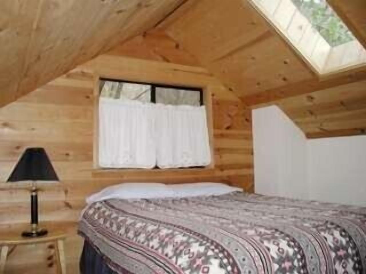 Trinity River Cabin, Willow Creek