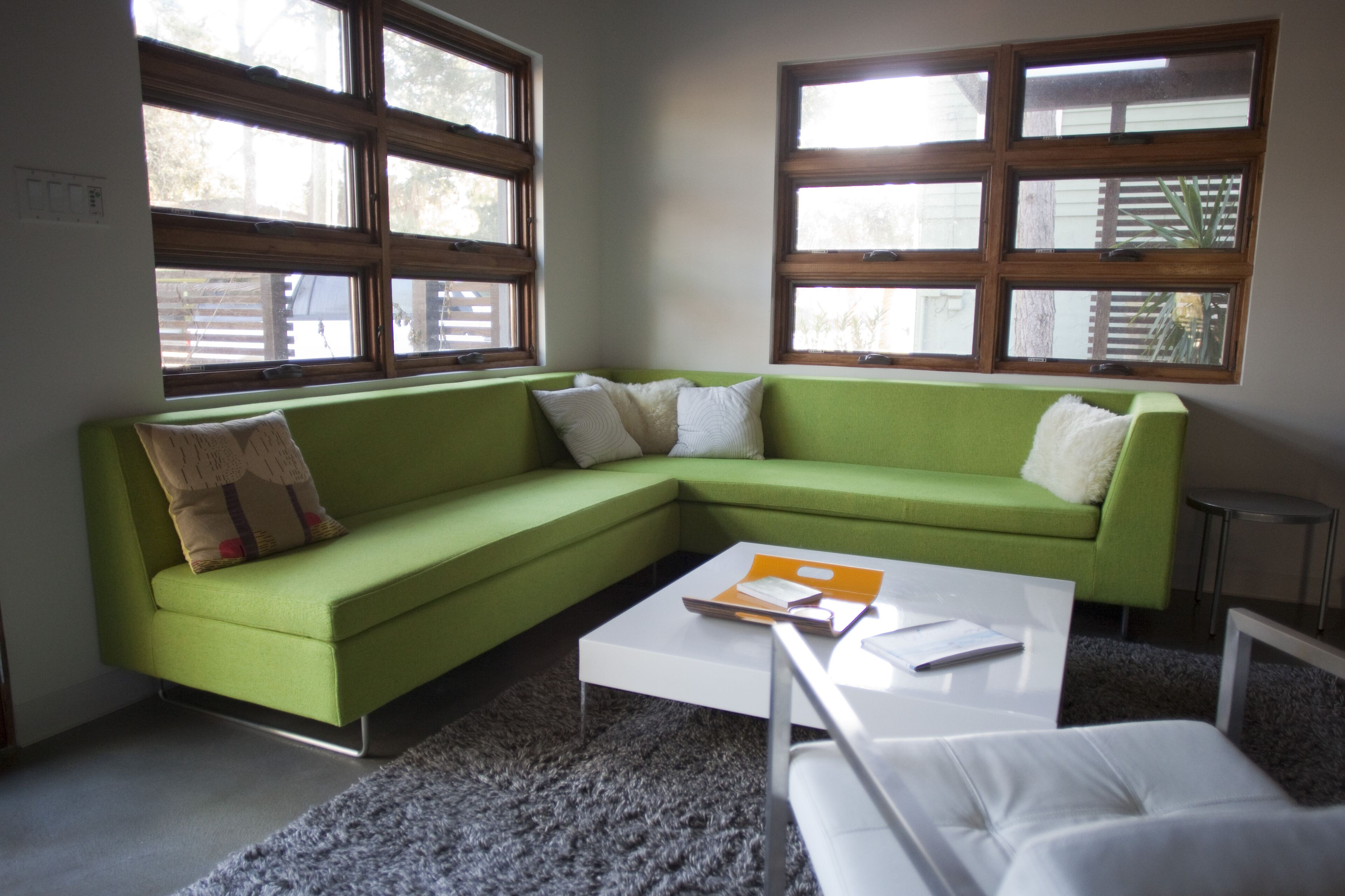 Modernist Home, Private Pool open year round, 2 Blocks to Beach