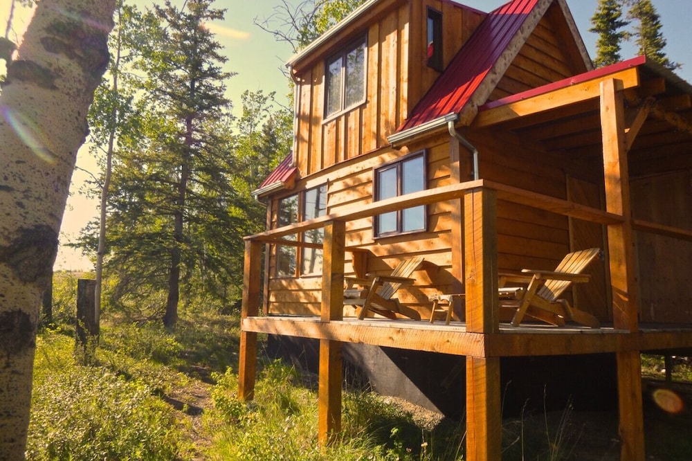 Lake View Cabin, Marsh Lake YT