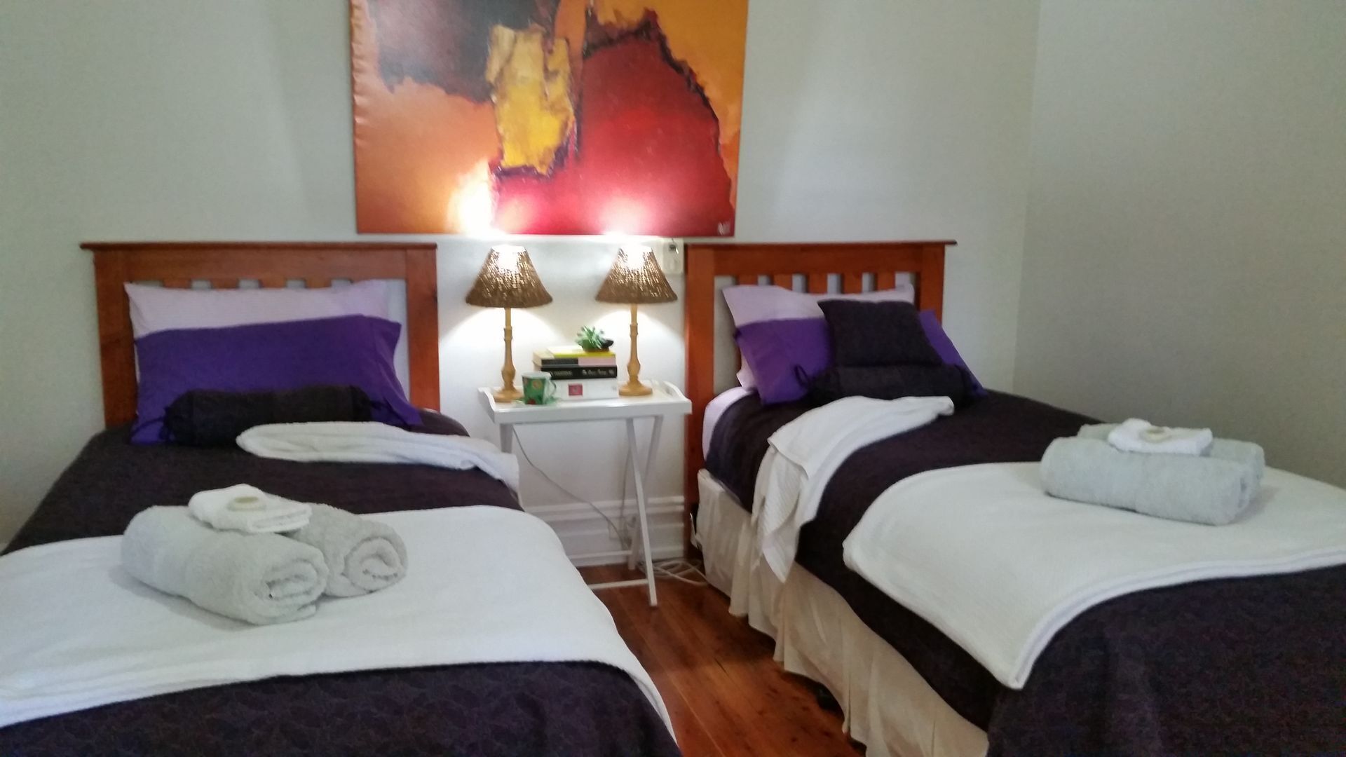 Semi self-contained guest suite, central, quiet, in heritage area.