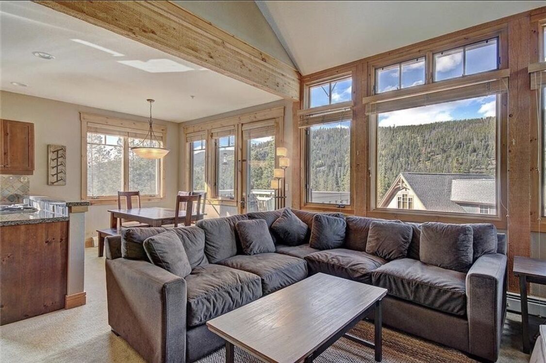 Settlers Creek 3 Bed, 3 Bath Townhome, Free Shuttle to lifts, Free WiFi & VIEWS!