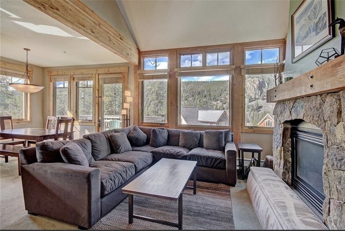 Settlers Creek 3 Bed, 3 Bath Townhome, Free Shuttle to lifts, Free WiFi & VIEWS!