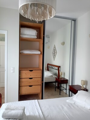 5 室のベッドルーム、アイロン / アイロン台、旅行用ベビーベッド、WiFi (無料)