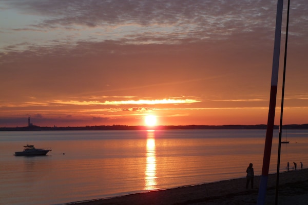 Waterview Studio Condo with Spectacular Sunsets