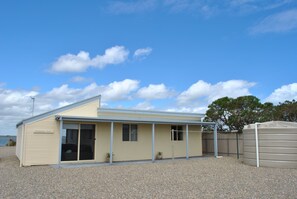 Exterior - Hideaway Tom's on the Mundoo Channel  (Hindmarsh Island)