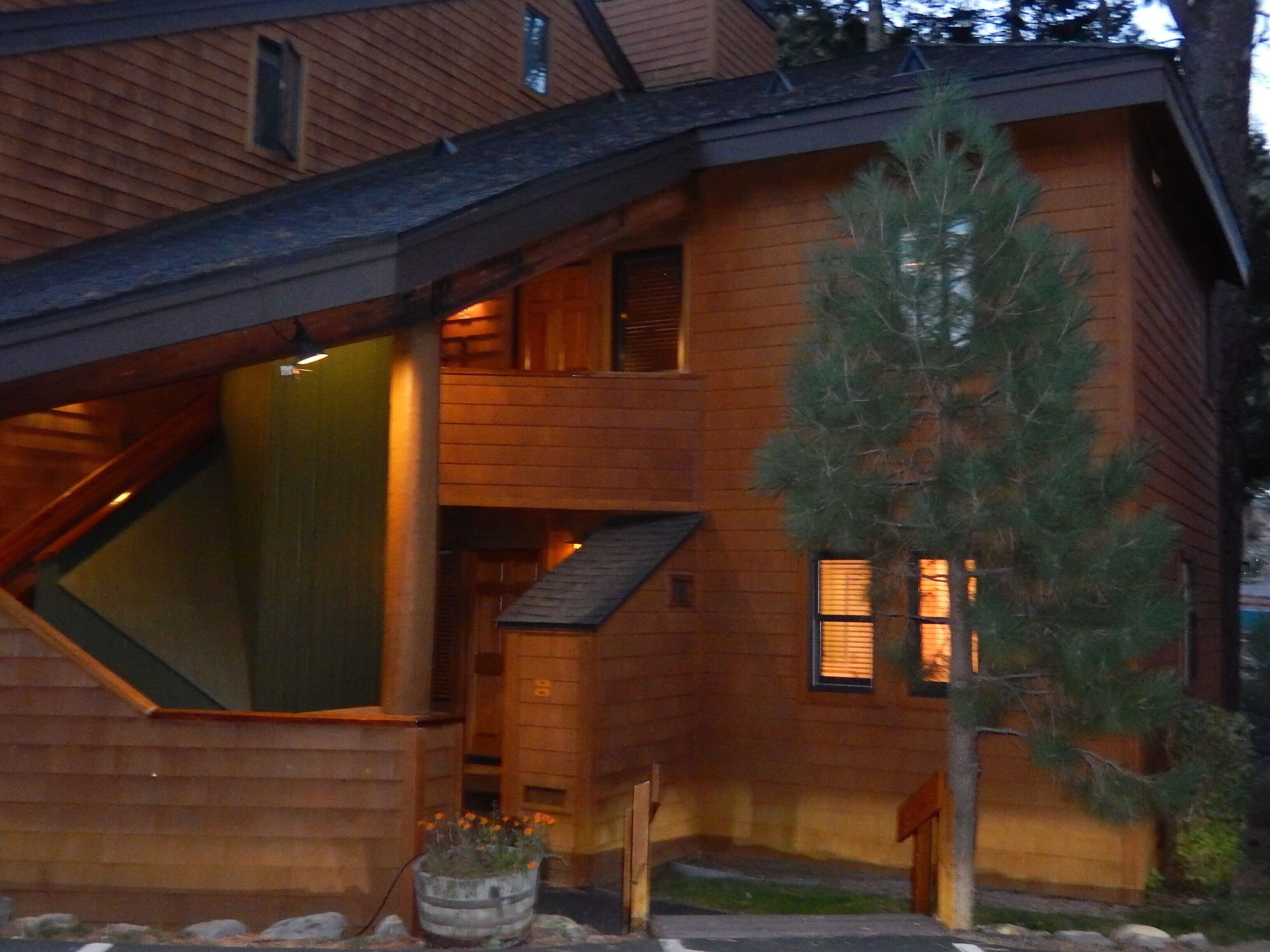 Prime Townhouse Location Near Alpine Meadows & Squaw Valley on Truckee River