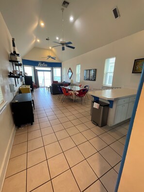 Interior - Beach Front Single House - 6 Person Hot Tub - Great views with Affordable Rate! (St George Island)