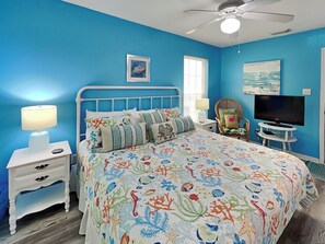 2 bedrooms, iron/ironing board, internet, bed sheets