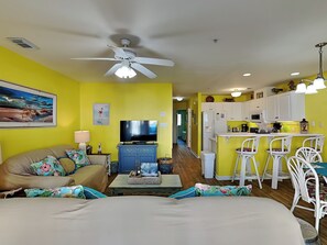 2 bedrooms, iron/ironing board, internet, bed sheets