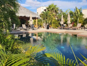 Ulkouima-allas, lämmitetty uima-allas