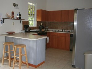 Fridge, microwave, oven, stovetop - Villa Next To El Yunque Rainforest, A Little Paradise, 5-10 Mins From The Beach (Rio Grande)
