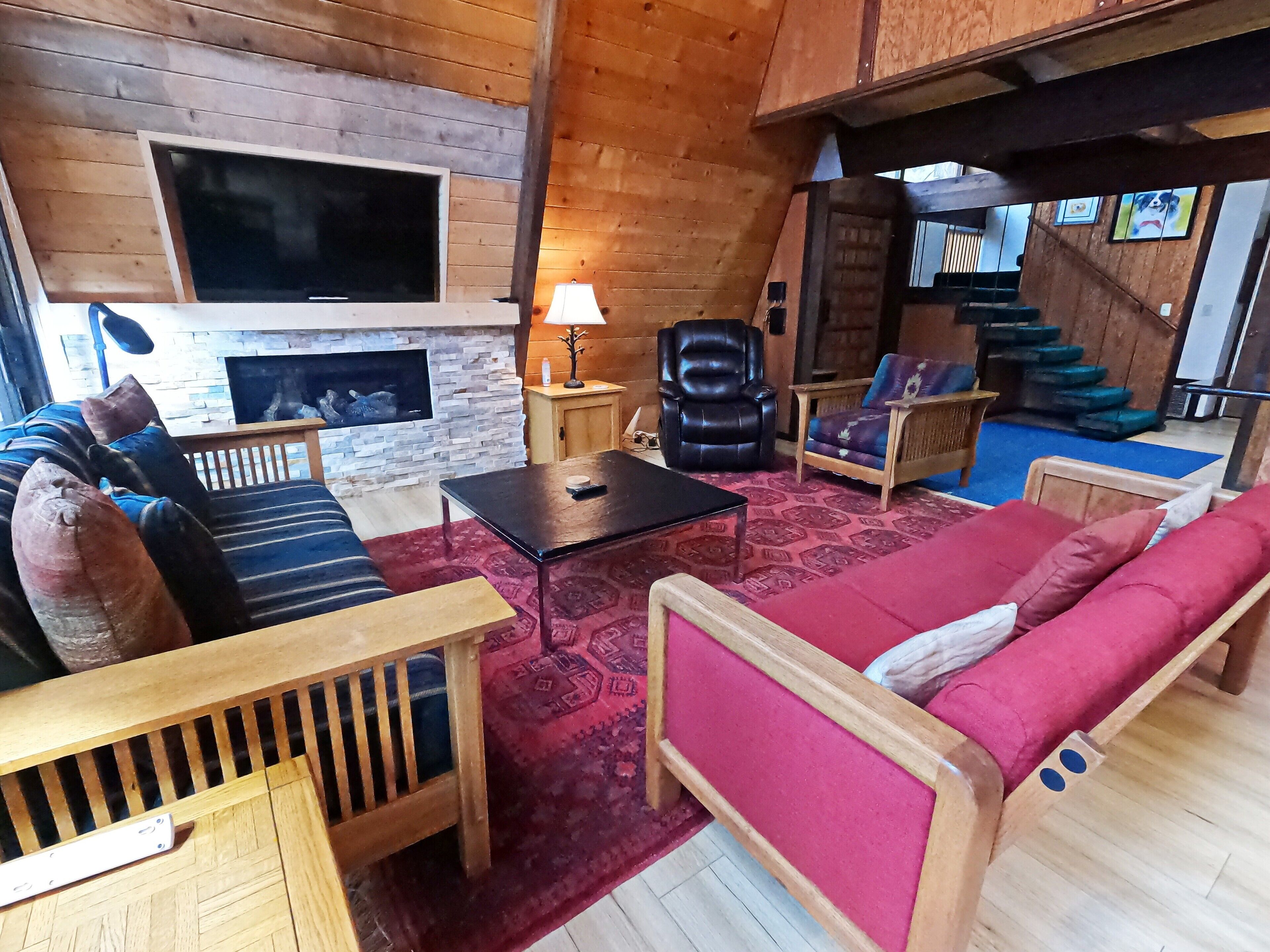 5BR 3.5BA Cabin-Style Home