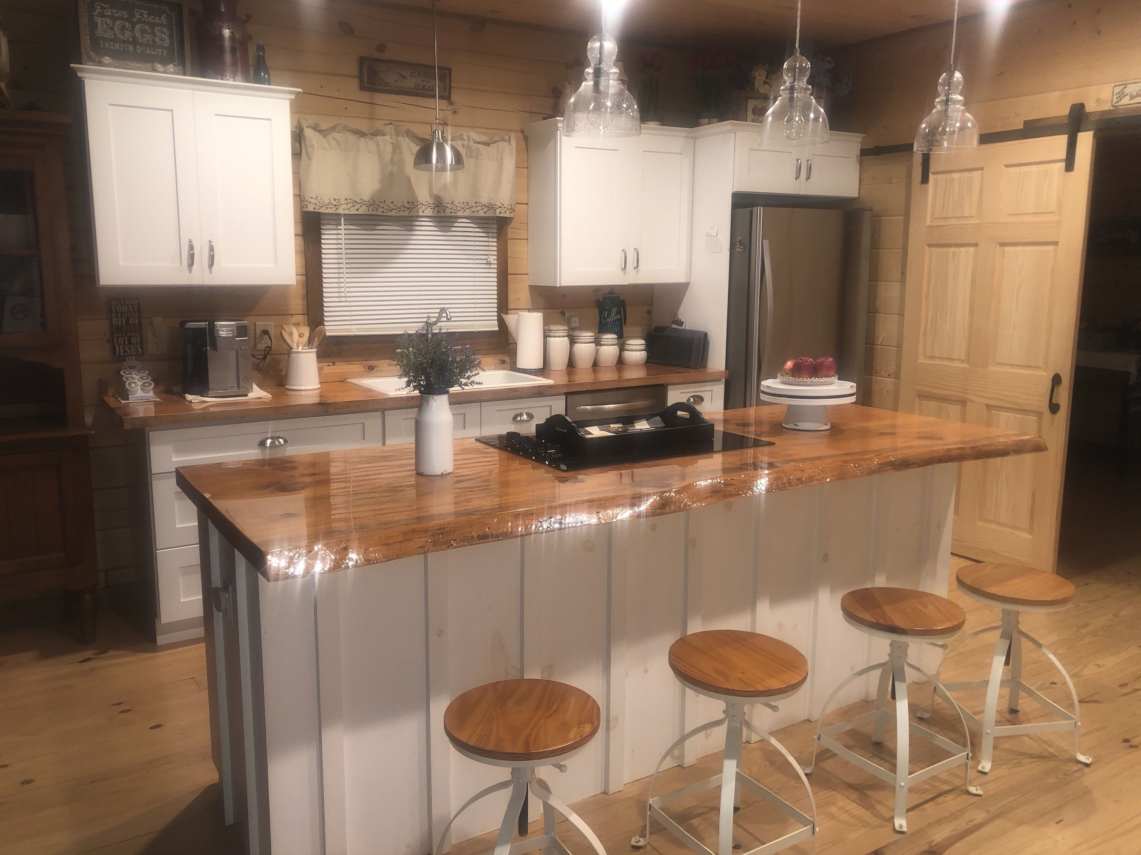 Escape Relax & Enjoy the cool mountain nights 