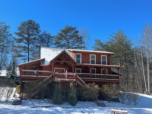 Exterior -  Charming Hideaway -  Hot tub -Lg  Porches-BBQ-Fie Pit-Sleeps 8 (Blue Ridge)