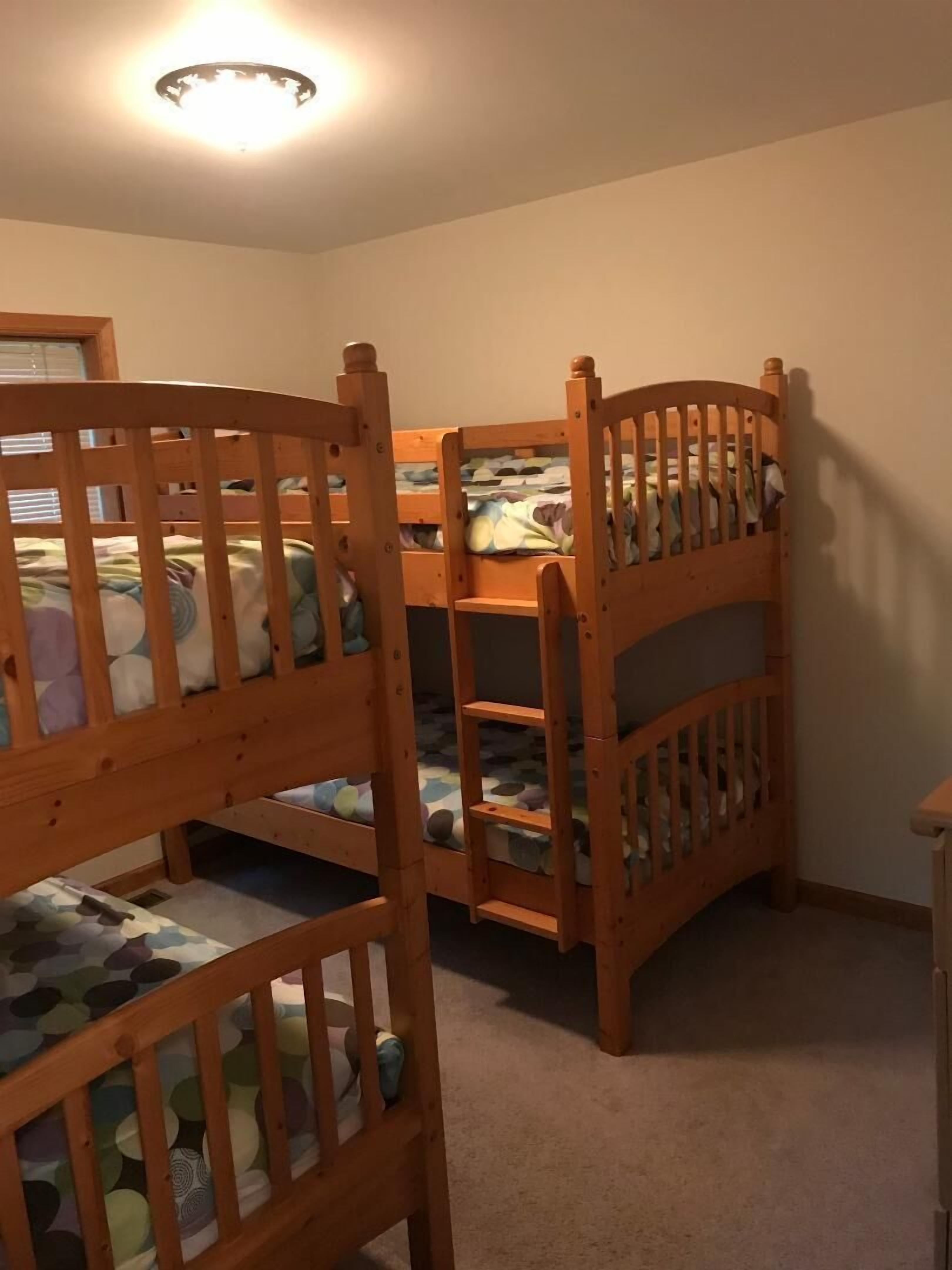 Awesome Fully Equipped Arrowhead Lake Chalet - Fast WiFi - Book Now!!!