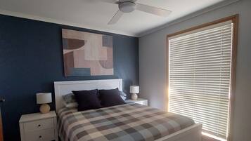 3 bedrooms, iron/ironing board, wheelchair access