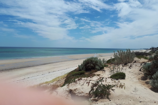 Plage à proximité, chaises longues