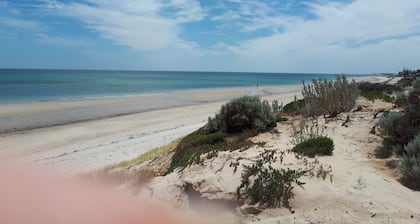 2 minute walk to beautiful Middleton surf beach