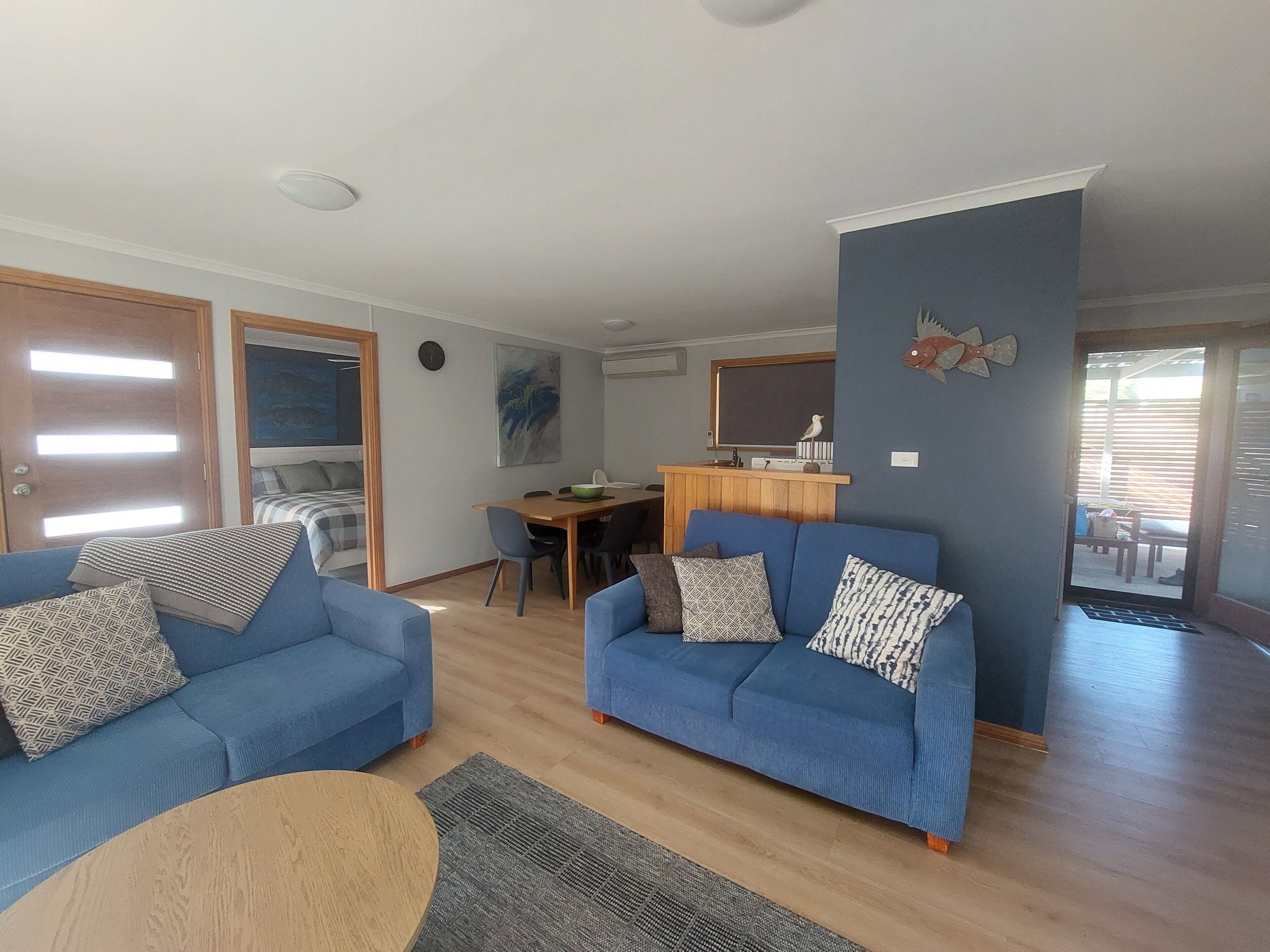 Smart TV, DVD player, books