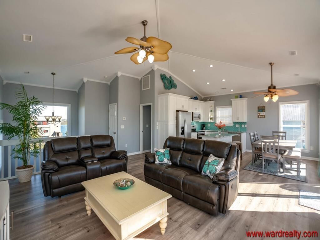 Finally Beachin'-GREAT 4 BR 3 BA w/ Ocean View and Easy Beach Access!!