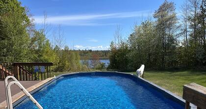 Furnace Lake übersehen-nahe abgebildete Rocks und ORV-Strecken