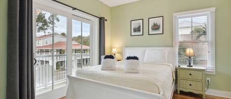 4 habitaciones, tabla de planchar con plancha, wifi y ropa de cama