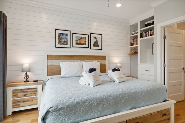 4 bedrooms, iron/ironing board, WiFi, bed sheets