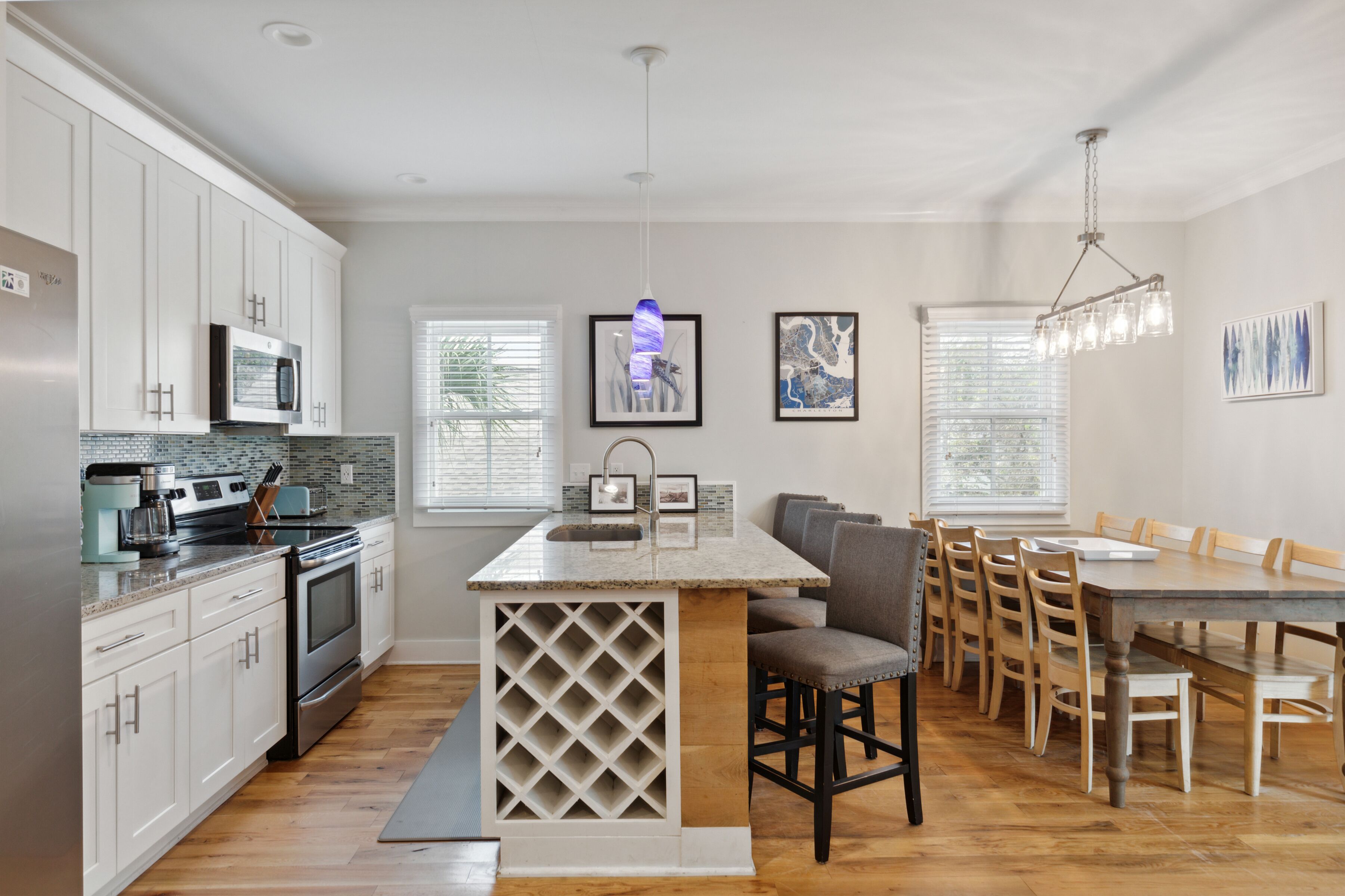 121 E Ashley - The Stone Crab - Seasonal Hot Tub - Steps from the Beach and Center St.