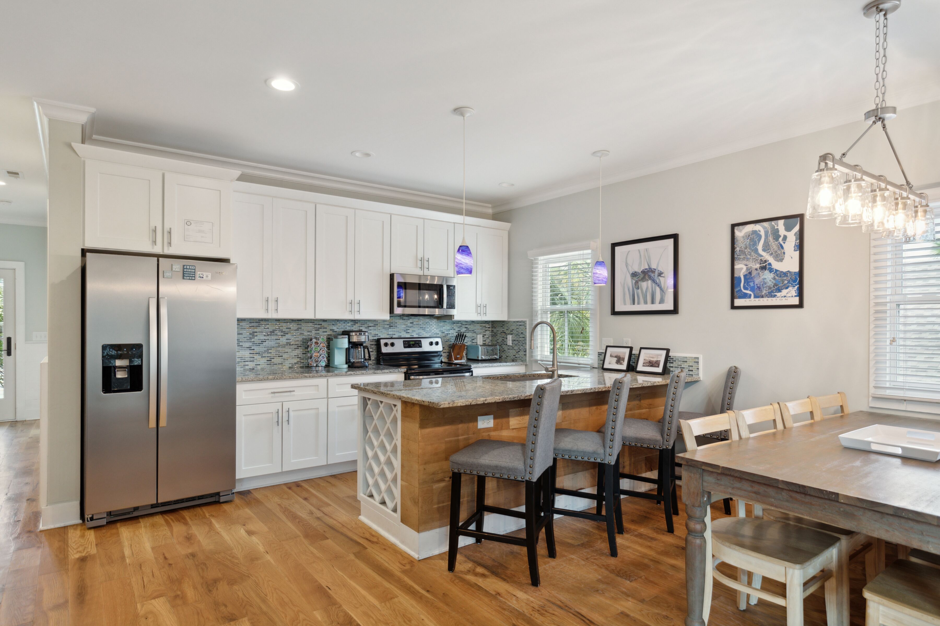 121 E Ashley - The Stone Crab - Seasonal Hot Tub - Steps from the Beach and Center St.