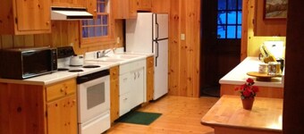 Woodstock Carriage House-280 acres-Views-Gardens-Skiing-Farm-2.5 miles from town