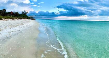 Napoli 4 makuuhuoneen lomakoti kävelymatkan päässä rannalta