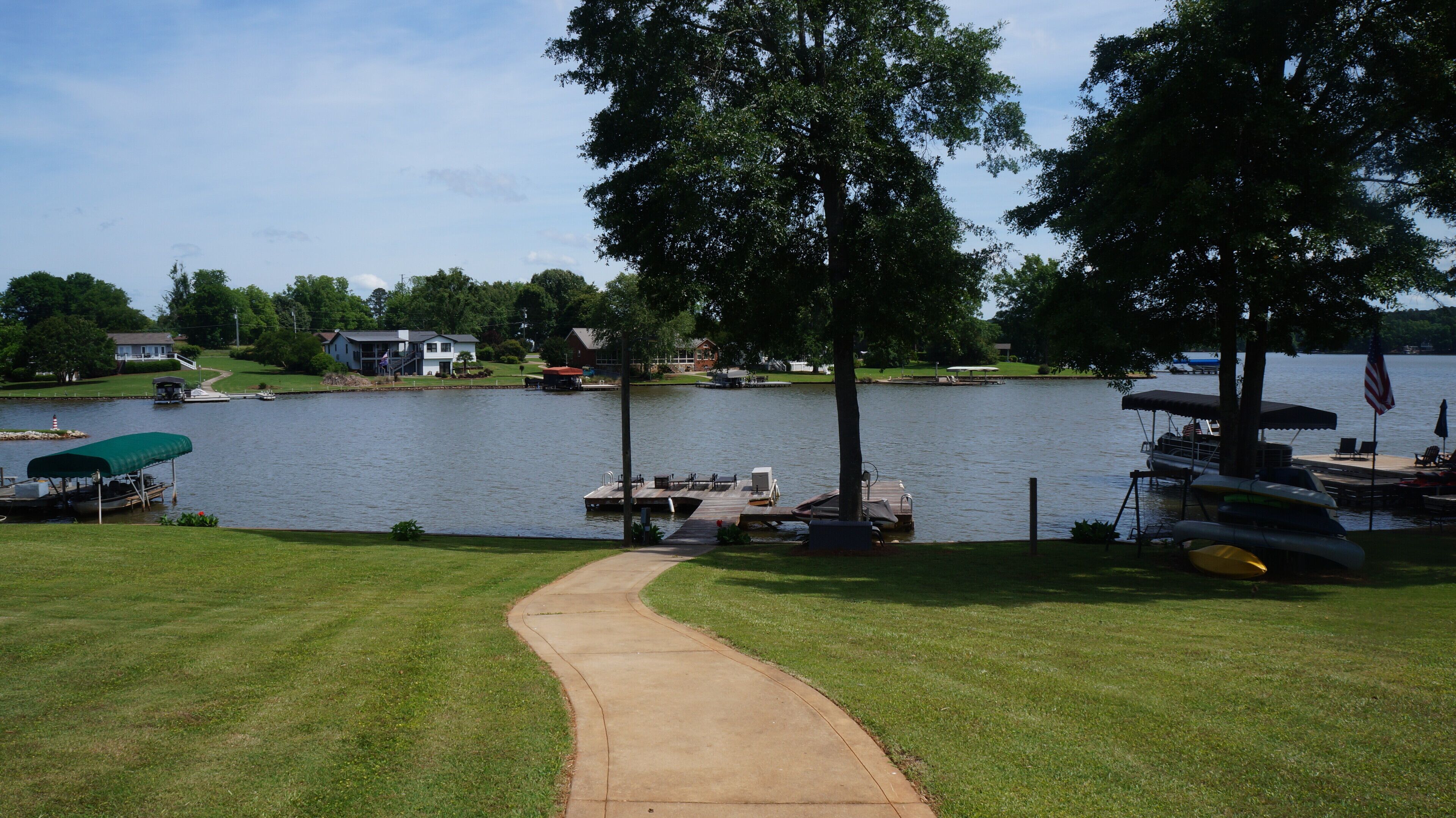 Lake Front Home!!! 4 Bedrooms/4 Bathrooms/Private Dock/deep Water/Thundervalley
