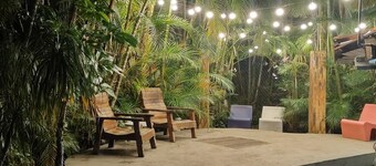 Belle maison pour 25 personnes avec piscine. Sentez l'air de la campagne près de la mer.