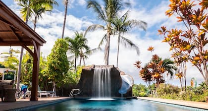 Private 2BR Cottage House with Waterfall Pool Maui Meadows Permitted