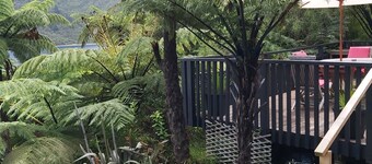 Endeavour Inlet - Vue imprenable sur la mer dans un cadre ensoleillé et privé