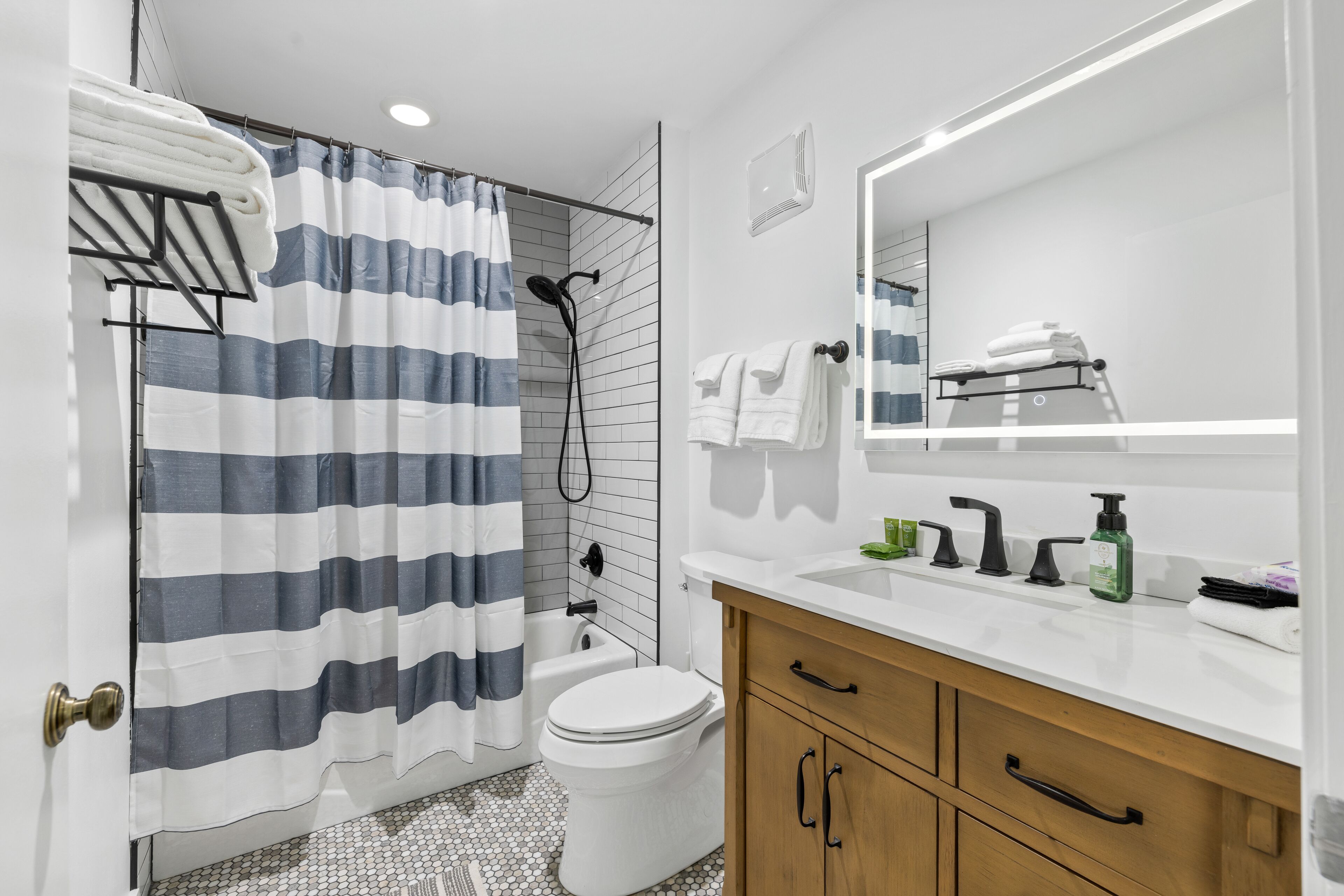 Oceanfront!!! 1st Floor Walkout Unit!!! Access to Private Community Pool!