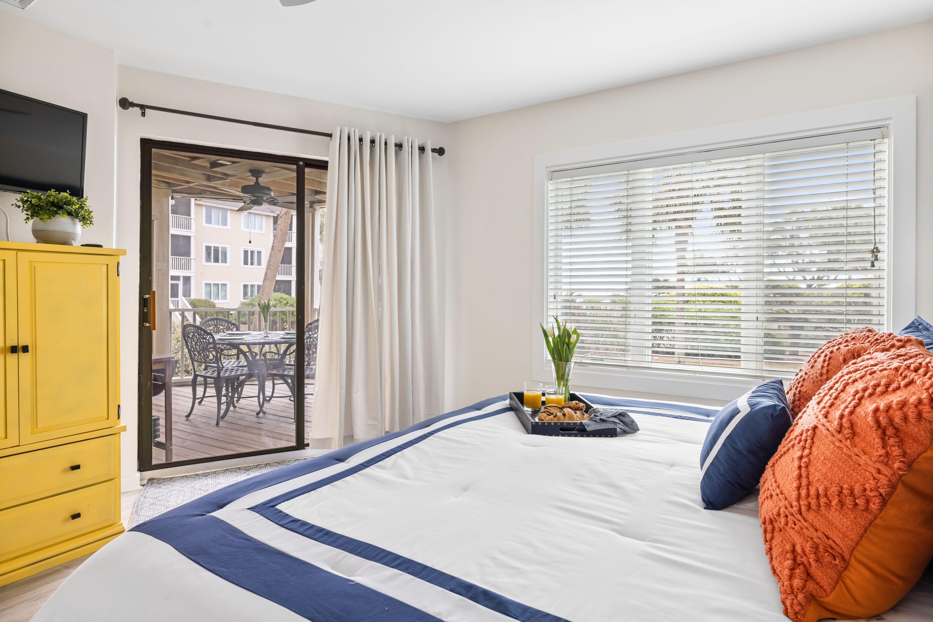 Oceanfront!!! 1st Floor Walkout Unit!!! Access to Private Community Pool!