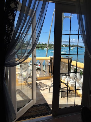 Welcome To Paradise 'AAA' - OCEANFRONT Private Romantic Getaway!