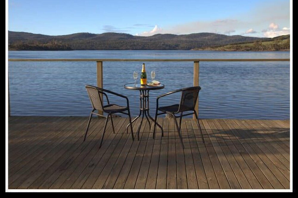Tamar Boat House - Boutique Waterfront Property