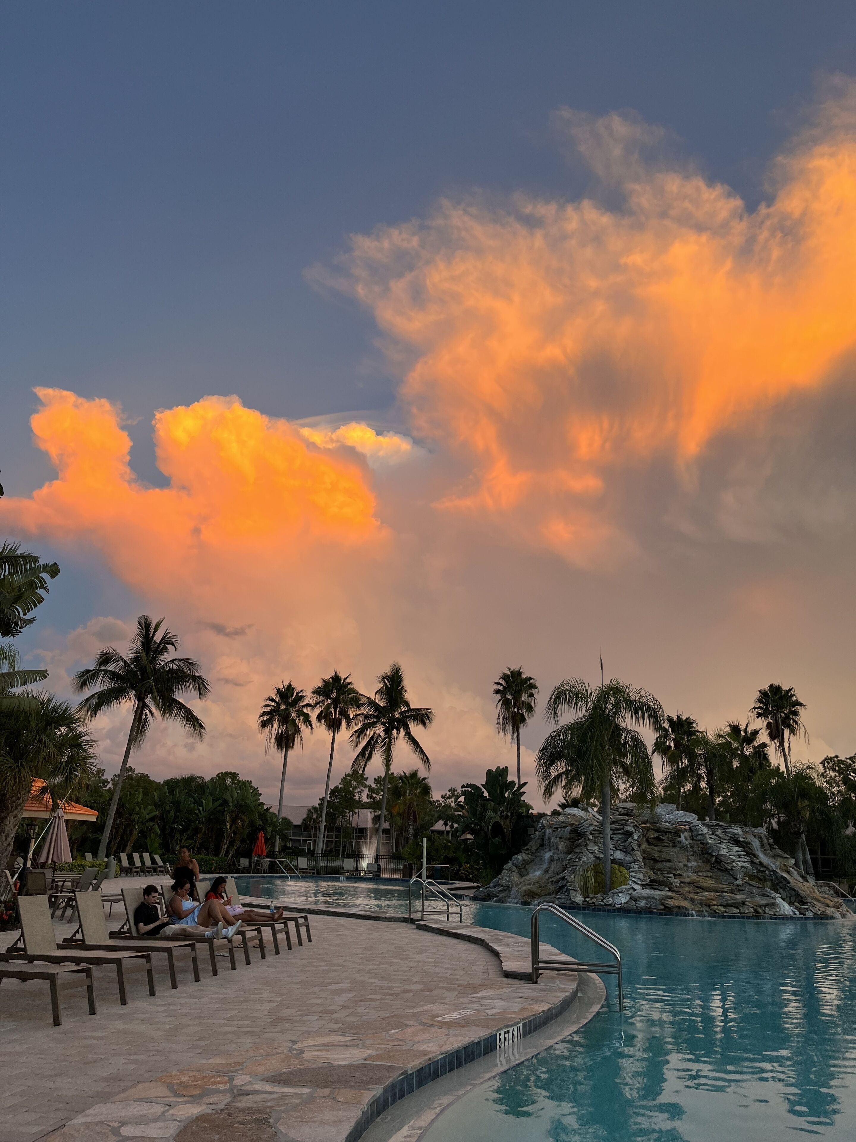 Spacious 3BD/2Bath Private End Unit w/ Garage, Tropical View, Coastal Decor