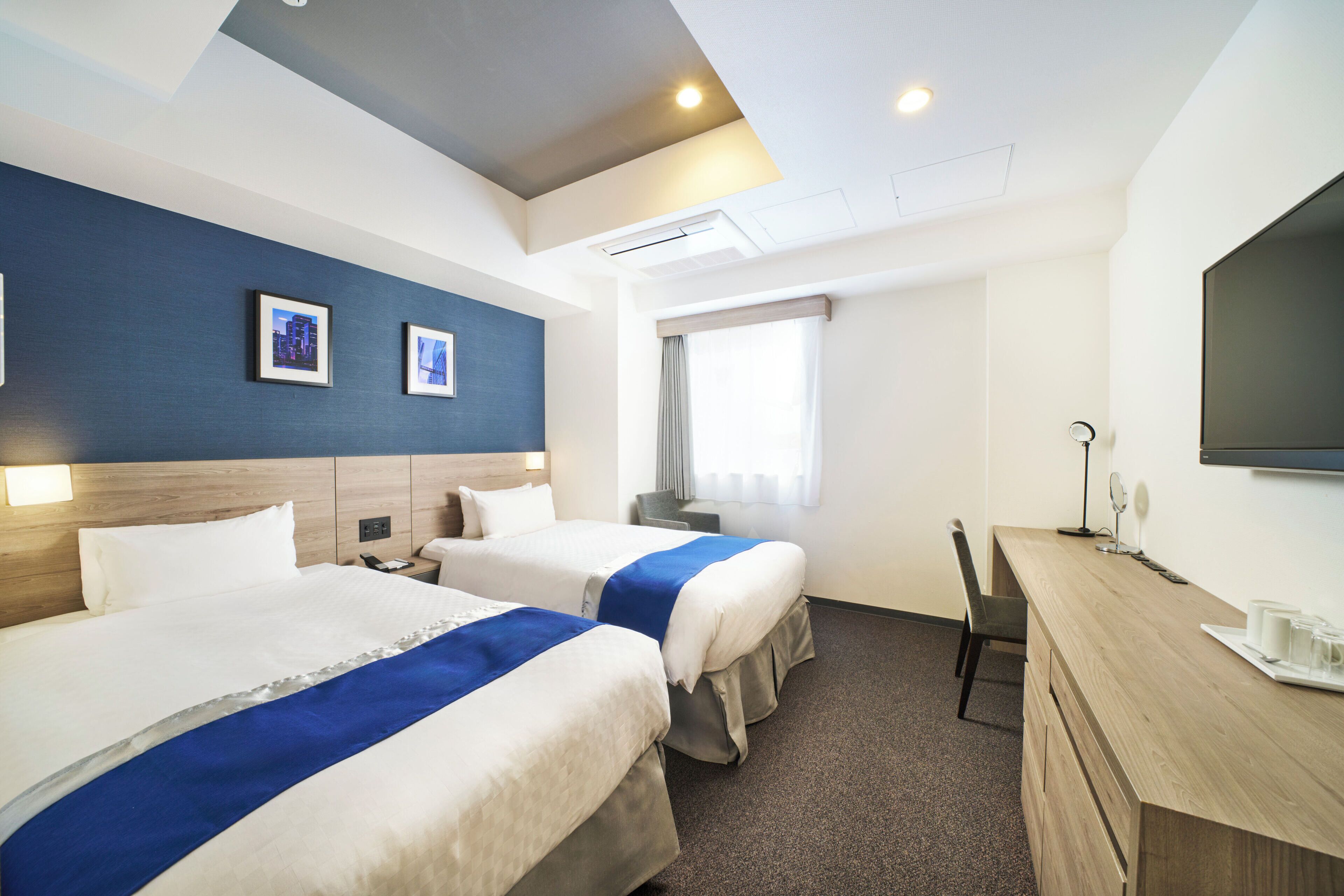 superior room, 2 single beds, non smoking | 1 bedroom, in-room safe, blackout curtains, iron/ironing board